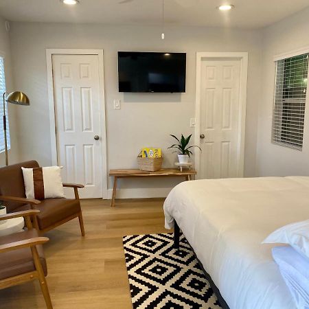 Steps To The Beach, Pacific City And Main Street - Studio Huntington Beach Extérieur photo
