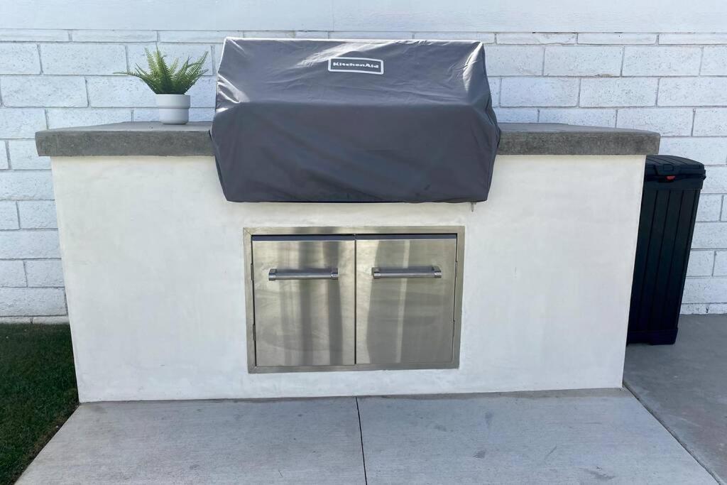 Steps To The Beach, Pacific City And Main Street - Studio Huntington Beach Extérieur photo